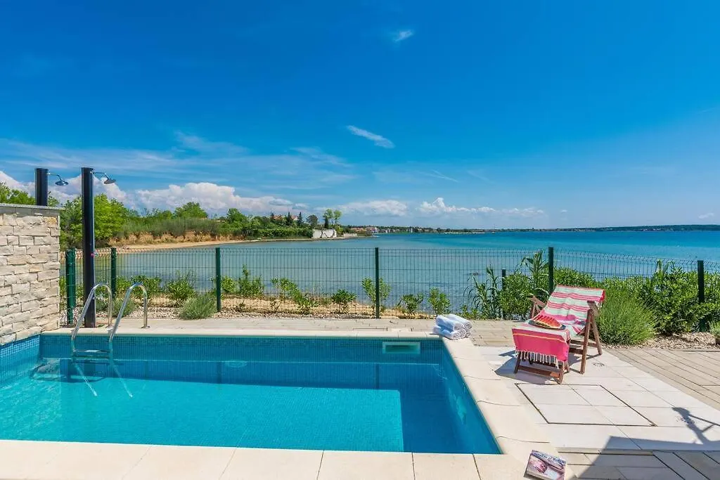 Villa Miri Jasmine Privlaka  Croazia