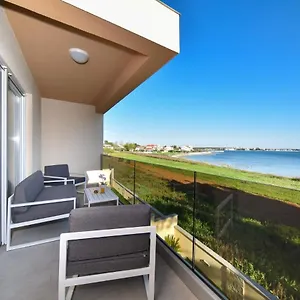  Willa Beachfront With Hot Tubs Sun Garden