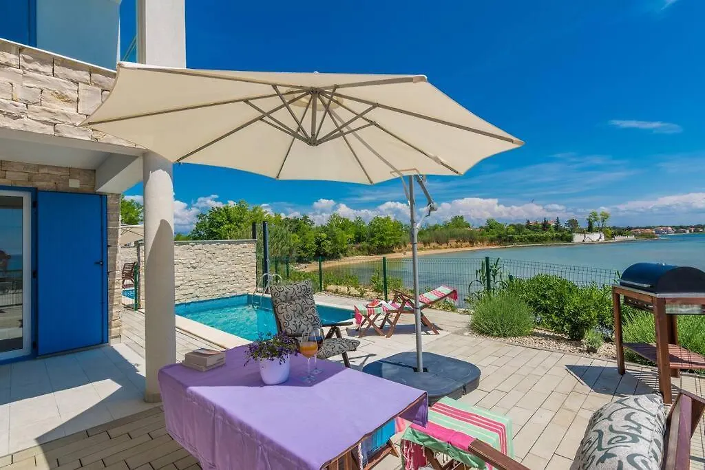 Villa Miri Jasmine Privlaka  Croatia