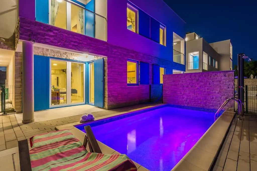 Villa Miri Jasmine Privlaka  Croatia