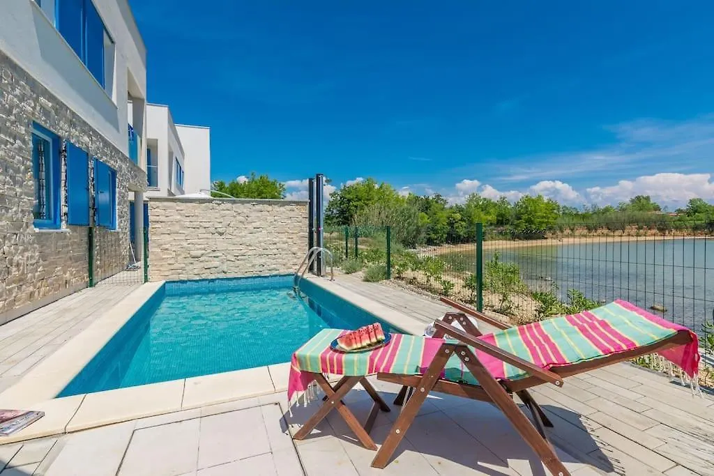 Villa Miri Jasmine Privlaka  Croatia
