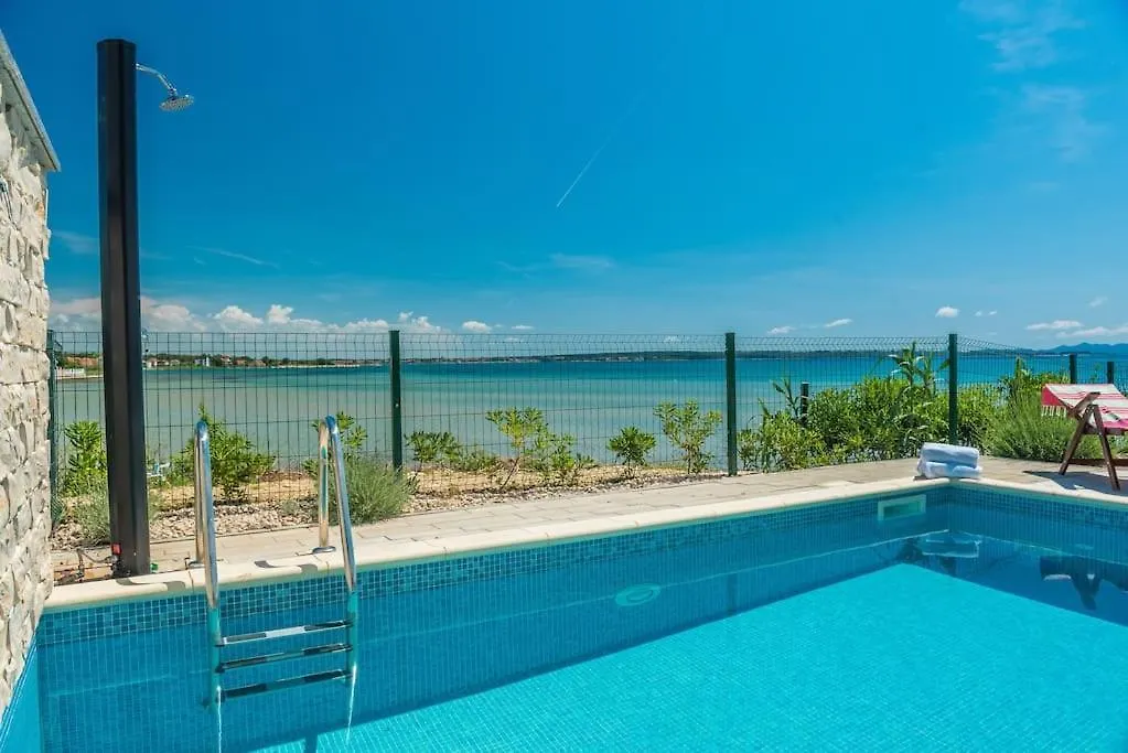 Villa Miri Jasmine Privlaka  Croatia