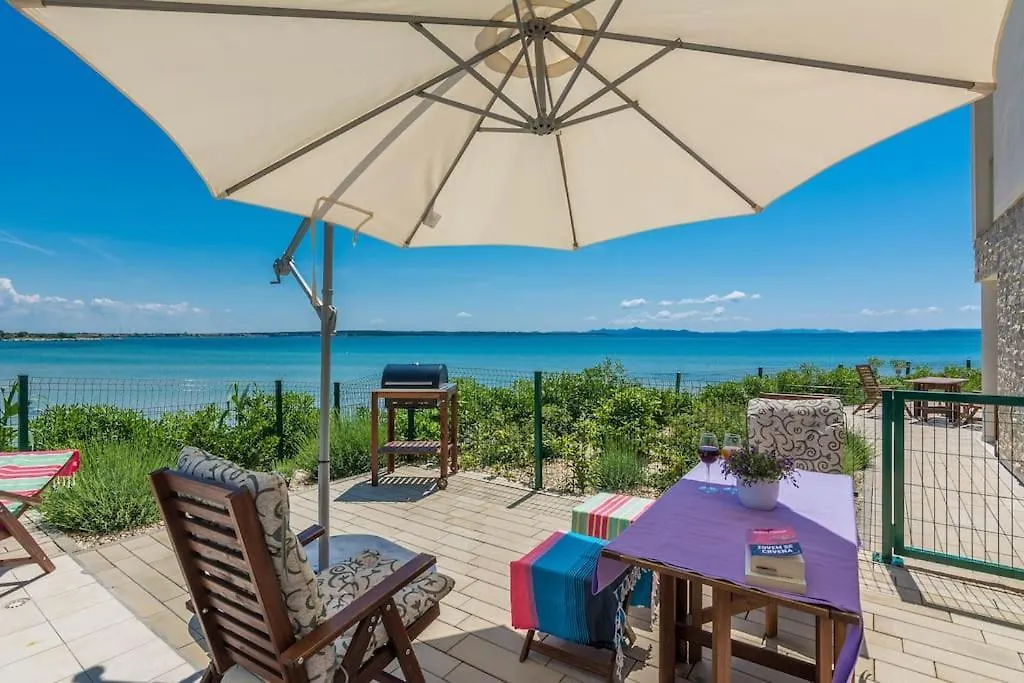 Villa Miri Jasmine Privlaka  Croatia