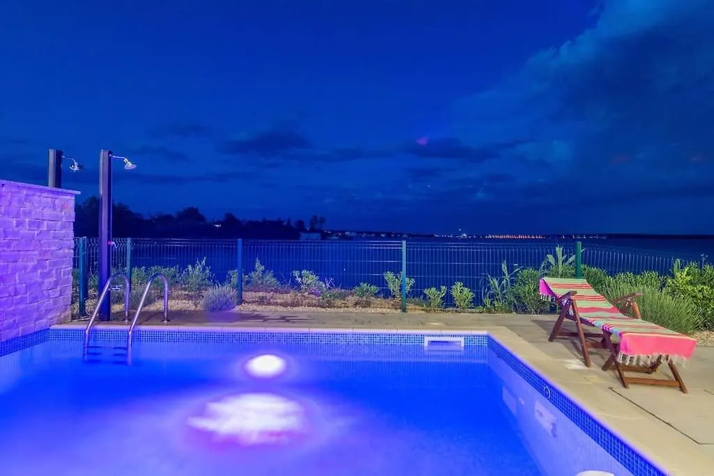 Villa Miri Jasmine Privlaka  Croatia