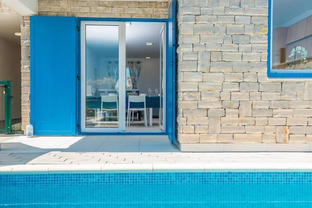 Villa Miri Jasmine Privlaka  Croatia